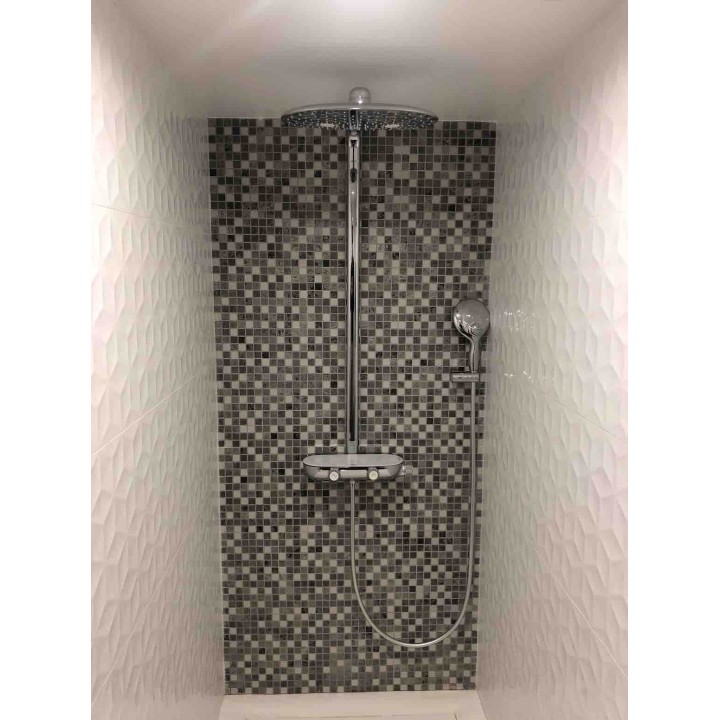 Mosaique en rouleau mixte pierre et résine - 100 x 50 cm - 2,5 x 2,5 cm